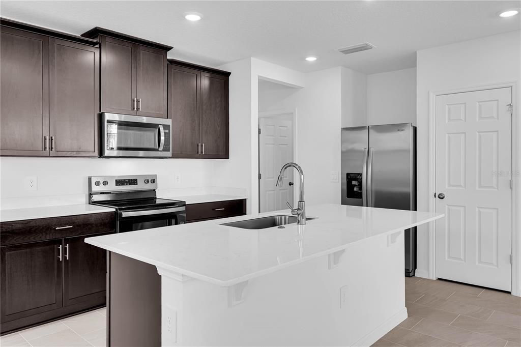 For Rent: $2,190 (3 beds, 2 baths, 1566 Square Feet)