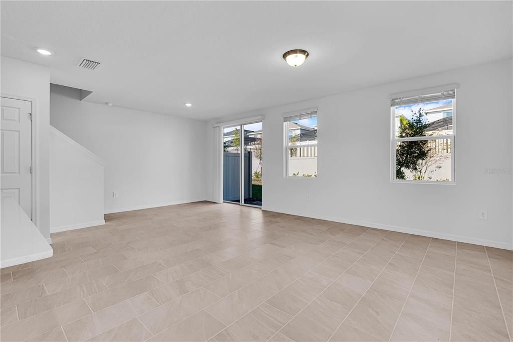 For Rent: $2,190 (3 beds, 2 baths, 1566 Square Feet)