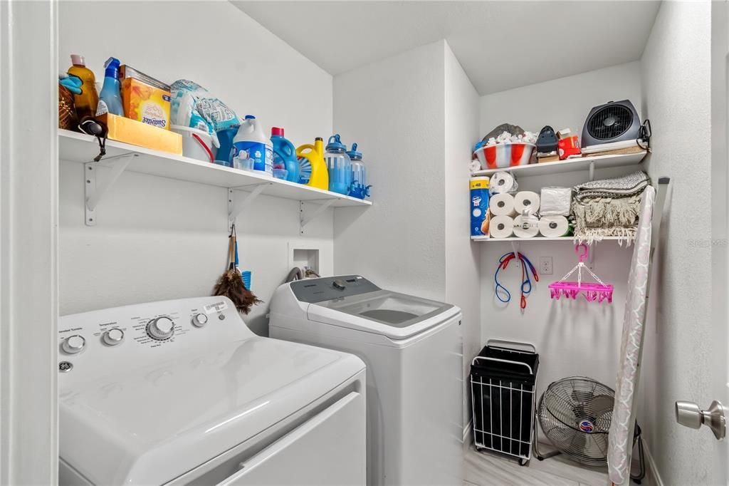 На продажу: $359,900 (3 спален, 2 ванн, 1630 Квадратных фут)