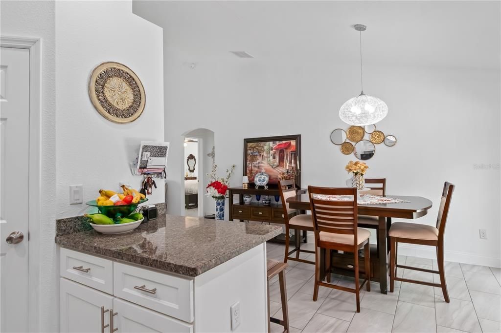 На продажу: $359,900 (3 спален, 2 ванн, 1630 Квадратных фут)