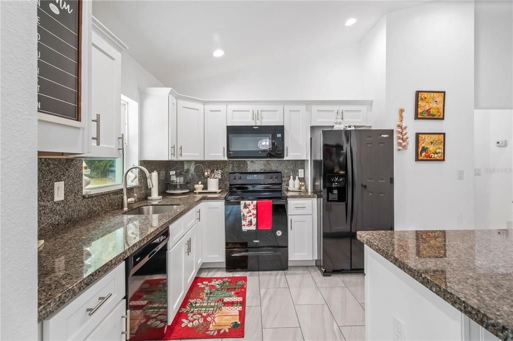 На продажу: $359,900 (3 спален, 2 ванн, 1630 Квадратных фут)