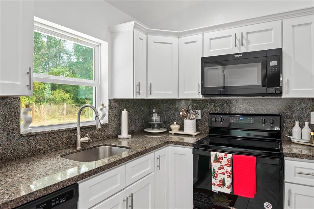 На продажу: $359,900 (3 спален, 2 ванн, 1630 Квадратных фут)