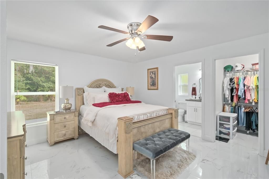 На продажу: $359,900 (3 спален, 2 ванн, 1630 Квадратных фут)