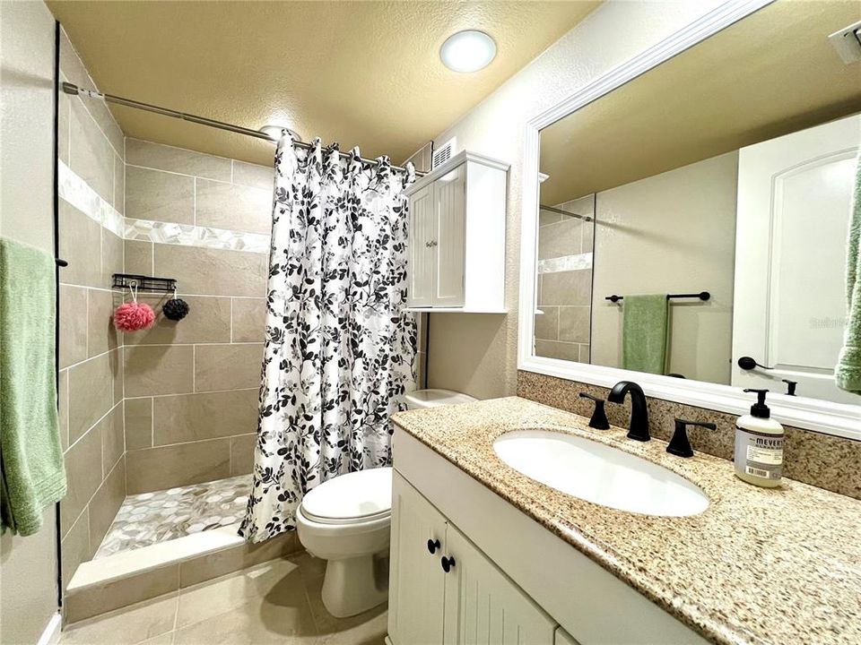 В аренду: $2,295 (2 спален, 2 ванн, 1100 Квадратных фут)