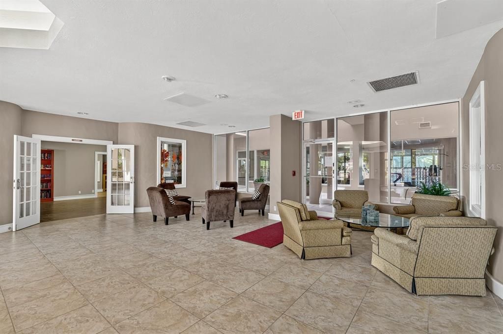 На продажу: $254,900 (2 спален, 2 ванн, 1400 Квадратных фут)