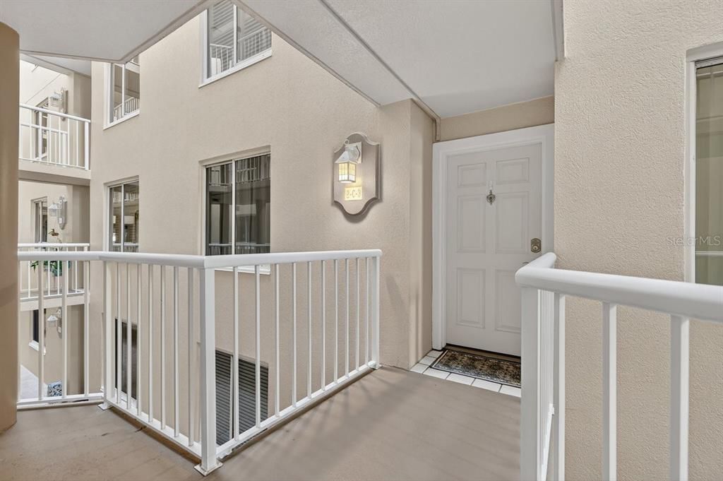 На продажу: $254,900 (2 спален, 2 ванн, 1400 Квадратных фут)