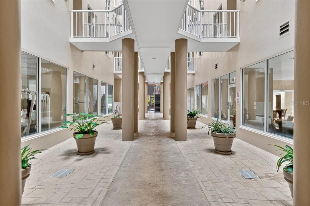 На продажу: $254,900 (2 спален, 2 ванн, 1400 Квадратных фут)