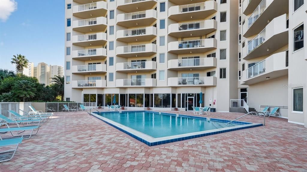 На продажу: $254,900 (2 спален, 2 ванн, 1400 Квадратных фут)