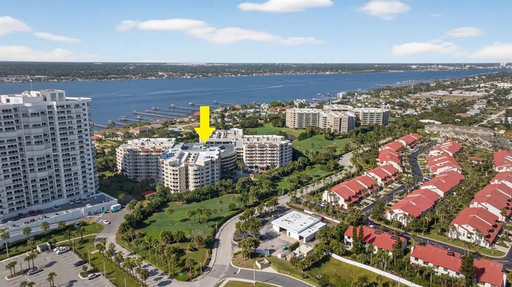 На продажу: $254,900 (2 спален, 2 ванн, 1400 Квадратных фут)