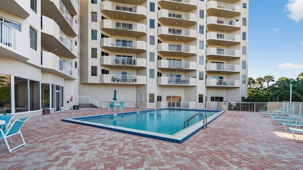 На продажу: $254,900 (2 спален, 2 ванн, 1400 Квадратных фут)