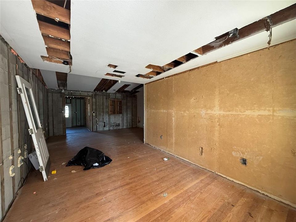 For Sale: $459,900 (5 beds, 4 baths, 2603 Square Feet)