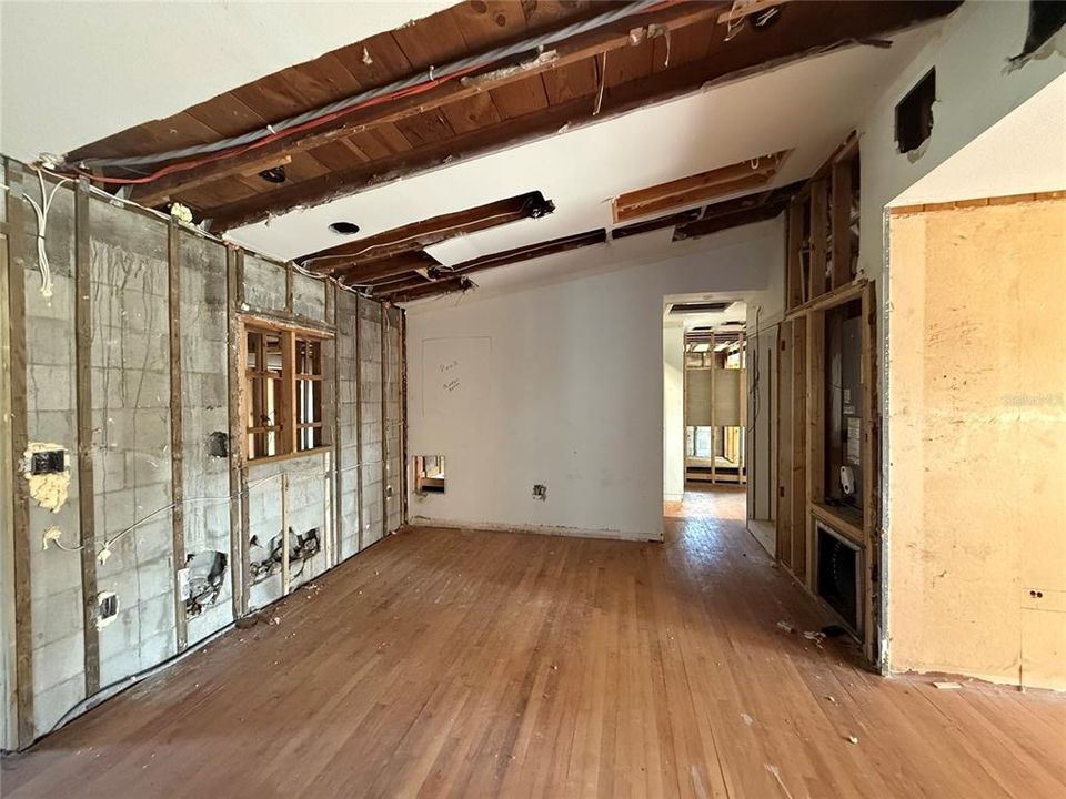 For Sale: $459,900 (5 beds, 4 baths, 2603 Square Feet)