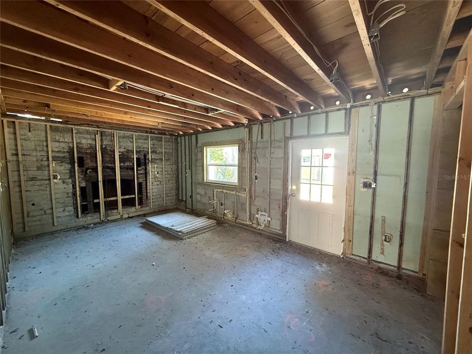 For Sale: $459,900 (5 beds, 4 baths, 2603 Square Feet)