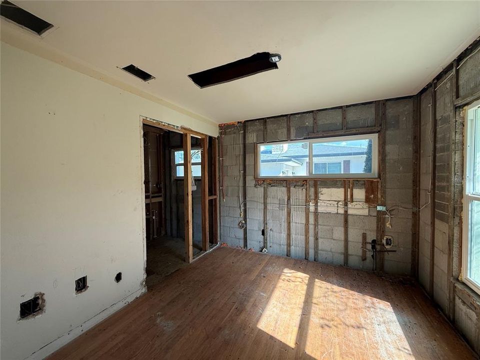 For Sale: $459,900 (5 beds, 4 baths, 2603 Square Feet)