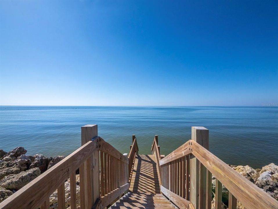 For Sale: $1,295,000 (0.70 acres)