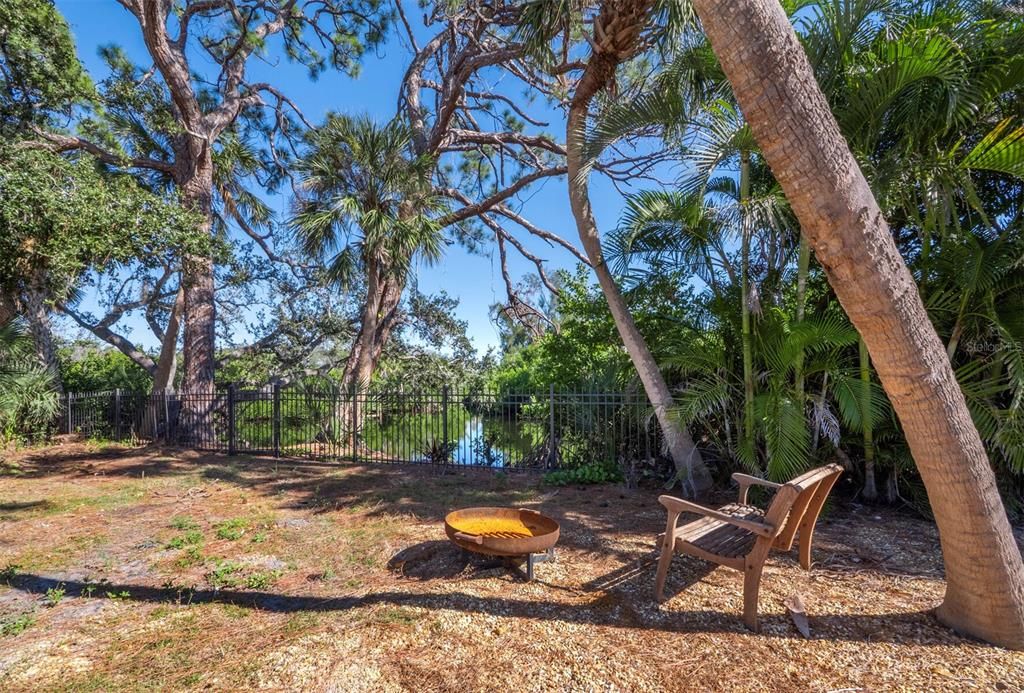 For Sale: $1,295,000 (0.70 acres)