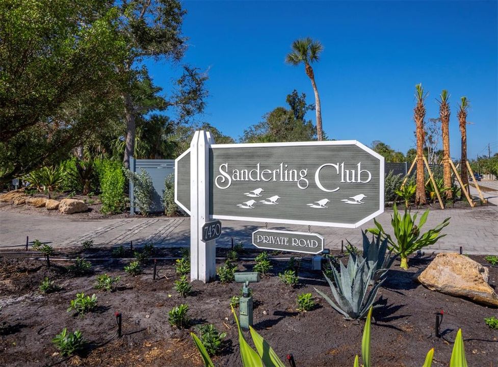 For Sale: $1,295,000 (0.70 acres)