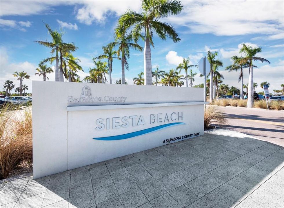 For Sale: $1,295,000 (0.70 acres)