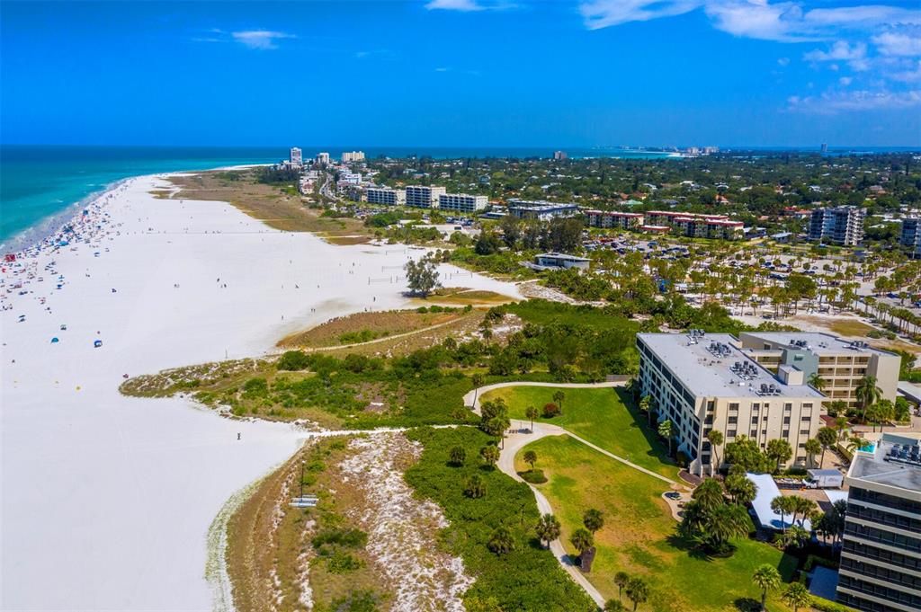 For Sale: $1,295,000 (0.70 acres)