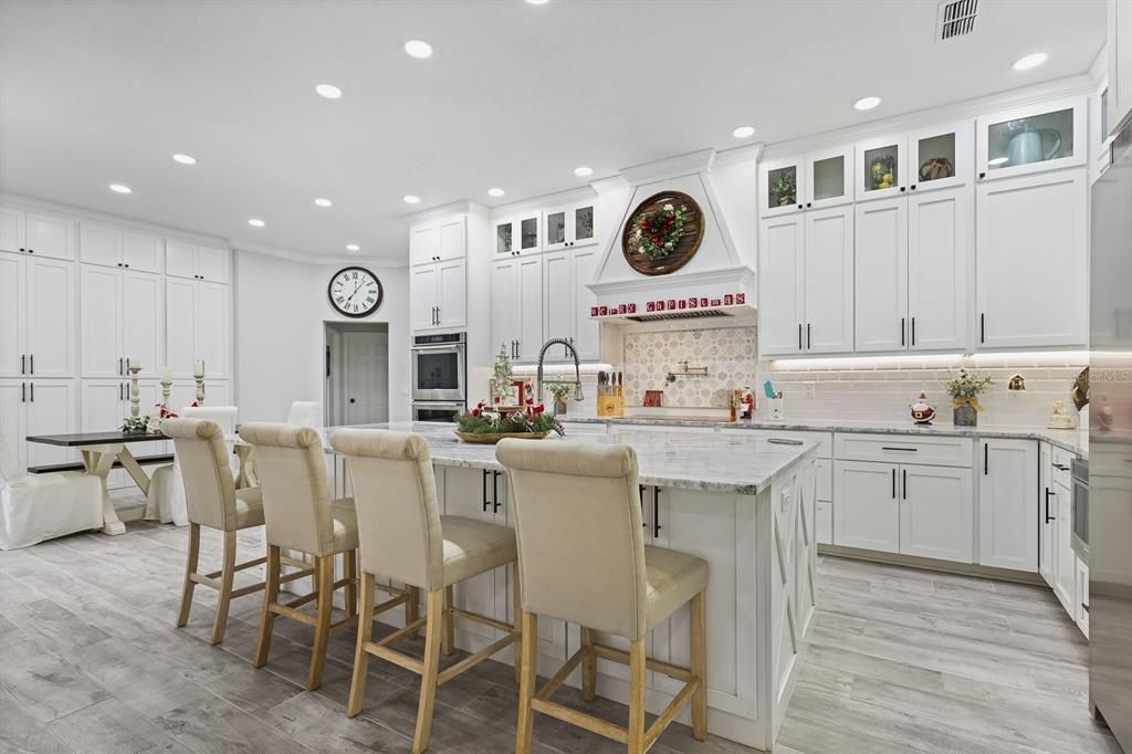 出租: $3,800 (5 贝兹, 3 浴室, 2547 平方英尺)