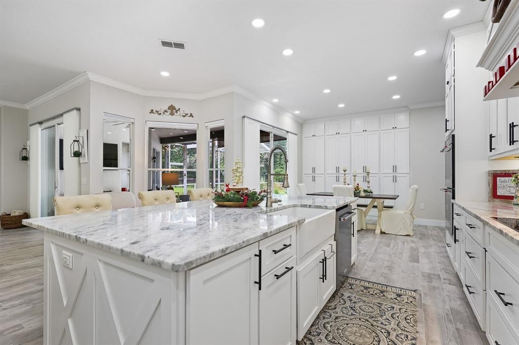 出租: $3,800 (5 贝兹, 3 浴室, 2547 平方英尺)