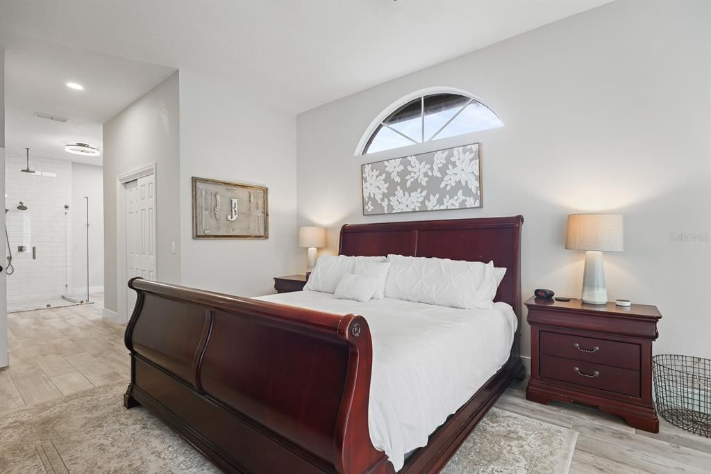 出租: $3,800 (5 贝兹, 3 浴室, 2547 平方英尺)