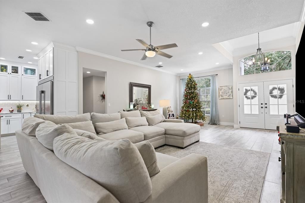 出租: $3,800 (5 贝兹, 3 浴室, 2547 平方英尺)