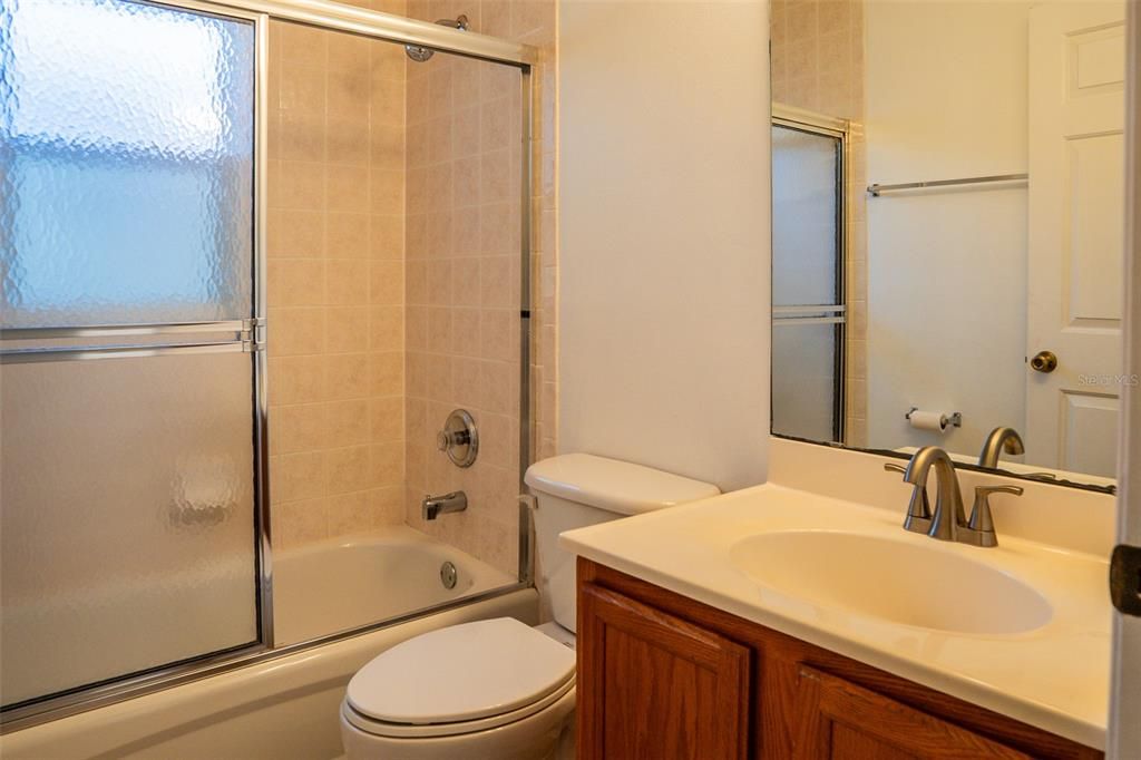 En Venta: $239,900 (3 camas, 2 baños, 1298 Pies cuadrados)