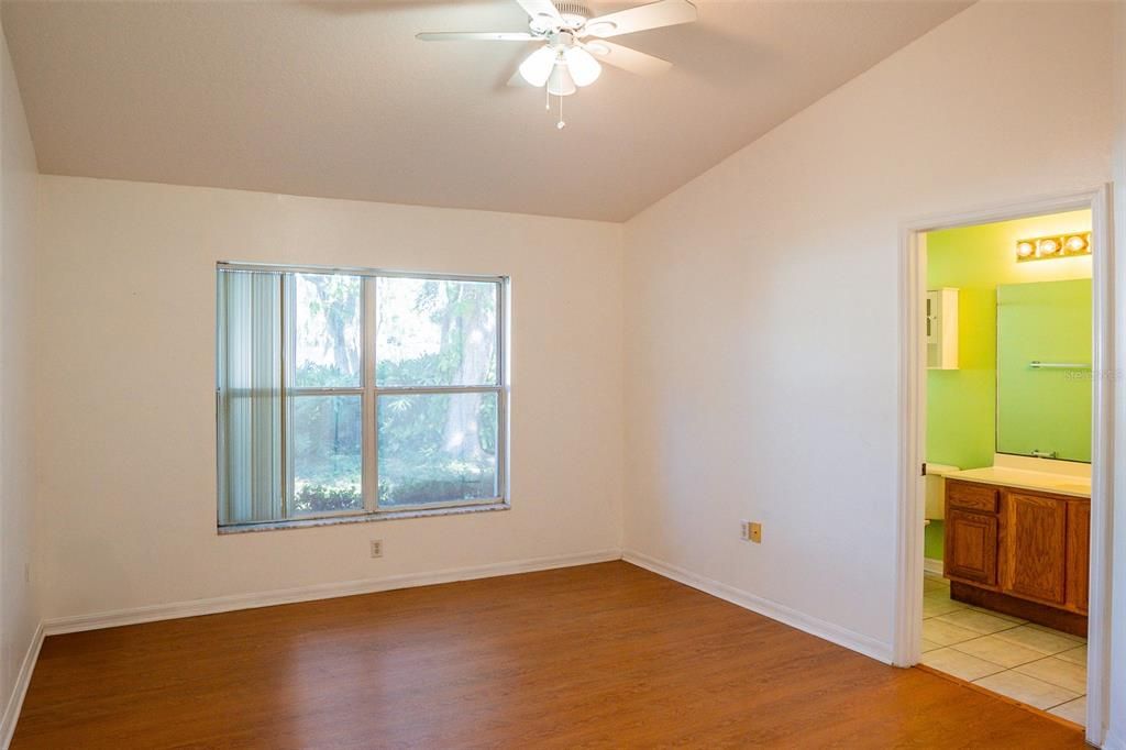 En Venta: $239,900 (3 camas, 2 baños, 1298 Pies cuadrados)