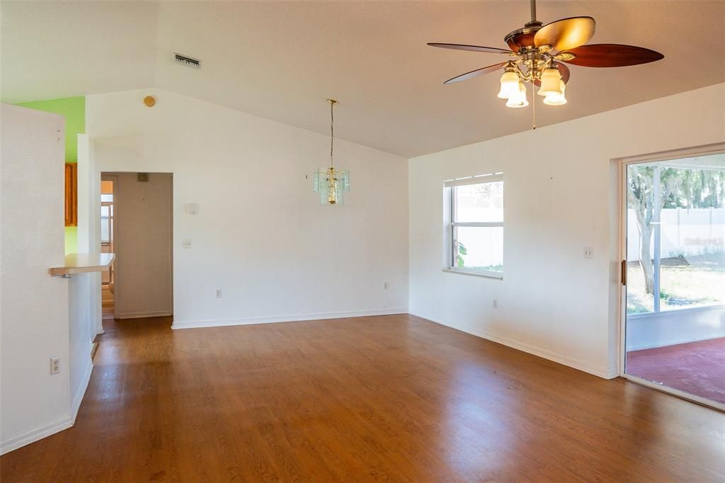 En Venta: $239,900 (3 camas, 2 baños, 1298 Pies cuadrados)