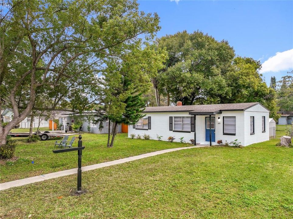 待售: $239,000 (3 贝兹, 1 浴室, 820 平方英尺)