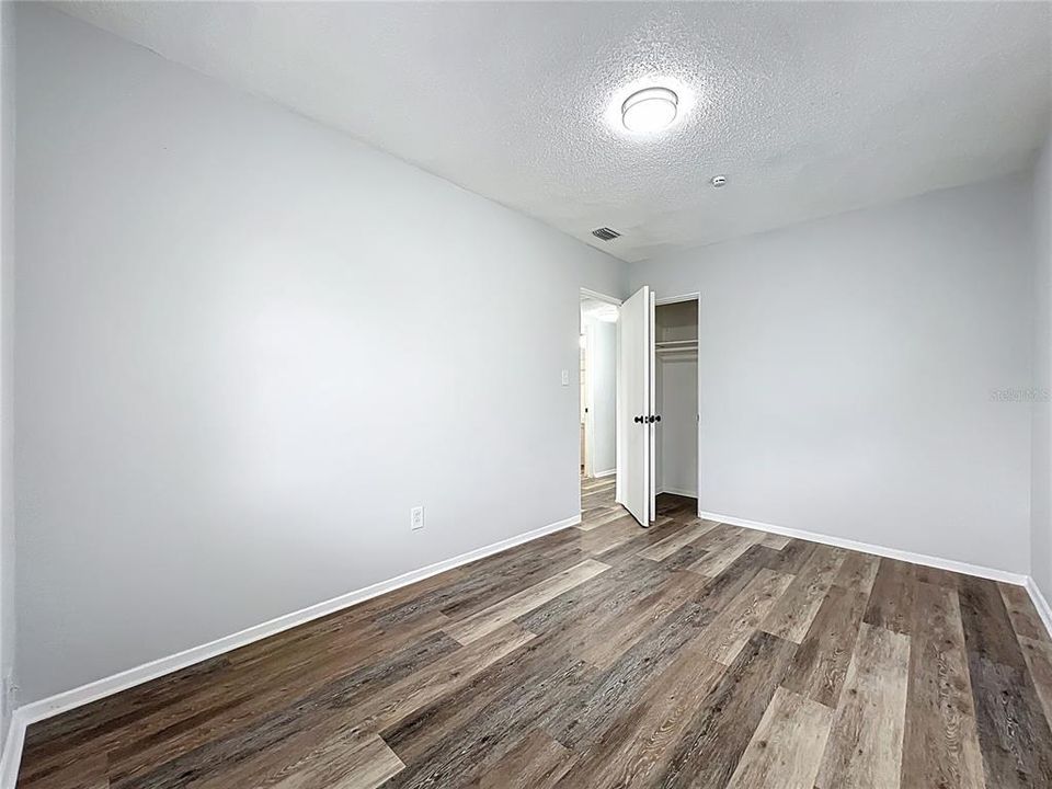 待售: $239,000 (3 贝兹, 1 浴室, 820 平方英尺)