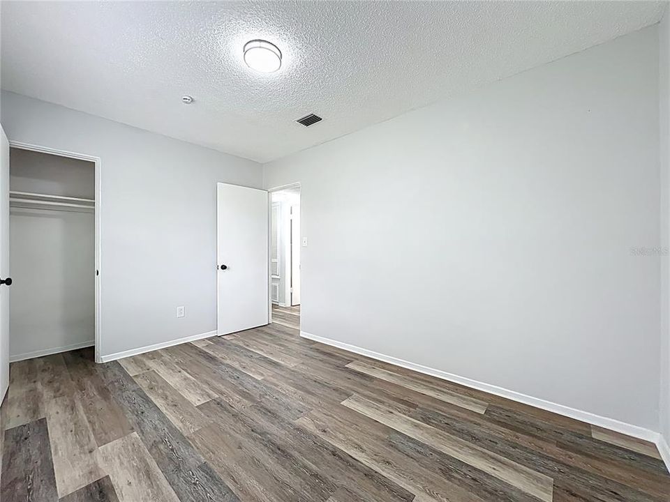 待售: $239,000 (3 贝兹, 1 浴室, 820 平方英尺)