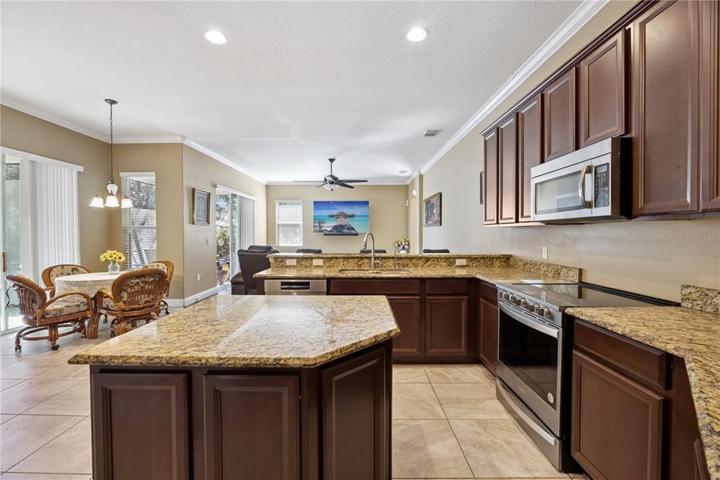 For Sale: $579,000 (4 beds, 3 baths, 2783 Square Feet)