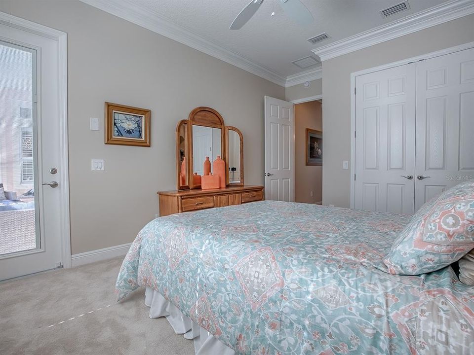 На продажу: $2,295,000 (5 спален, 2 ванн, 4702 Квадратных фут)