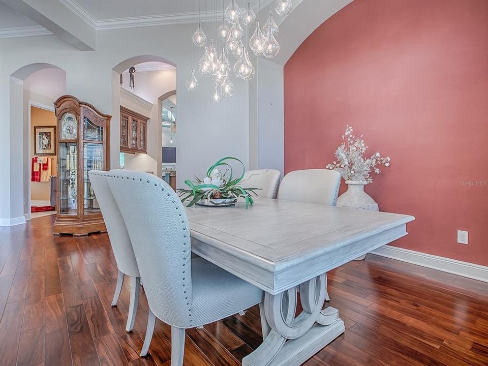 На продажу: $2,295,000 (5 спален, 2 ванн, 4702 Квадратных фут)