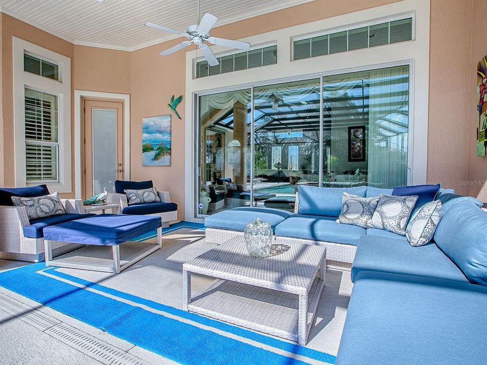 На продажу: $2,295,000 (5 спален, 2 ванн, 4702 Квадратных фут)