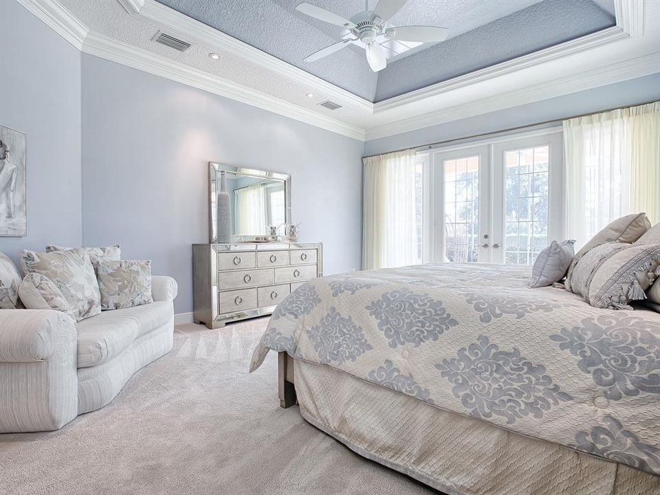 На продажу: $2,295,000 (5 спален, 2 ванн, 4702 Квадратных фут)