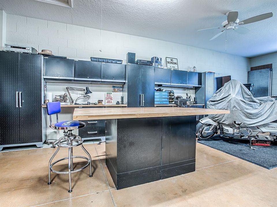 На продажу: $2,295,000 (5 спален, 2 ванн, 4702 Квадратных фут)