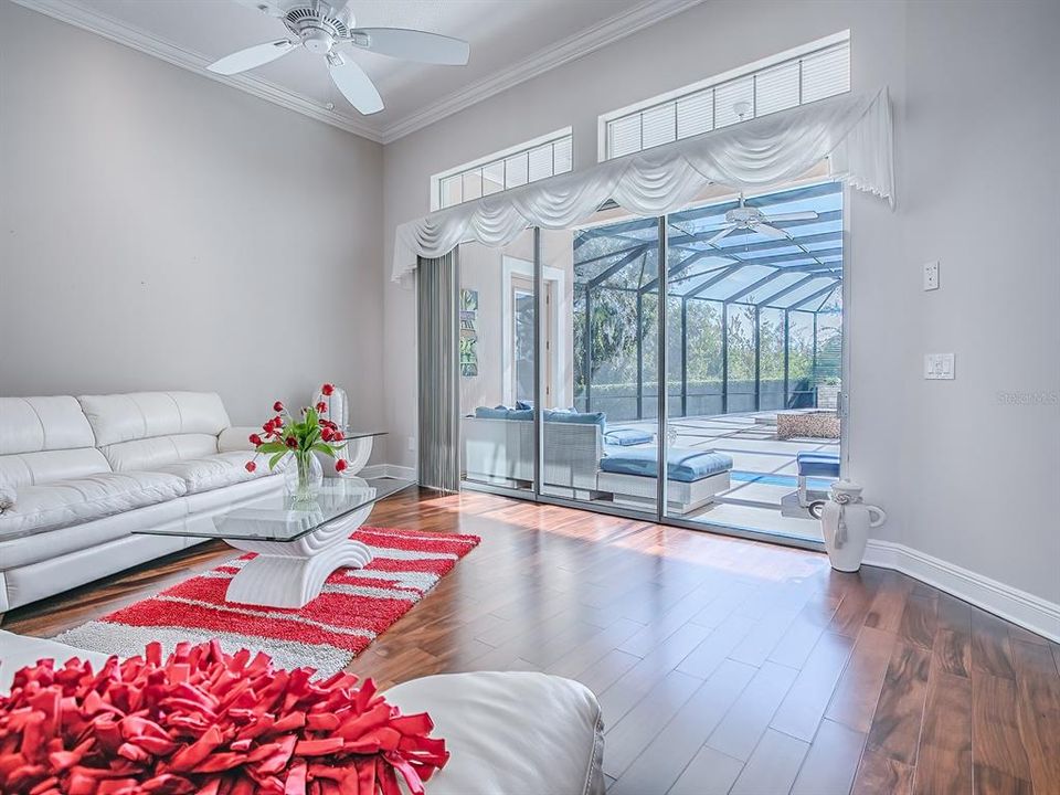 На продажу: $2,295,000 (5 спален, 2 ванн, 4702 Квадратных фут)