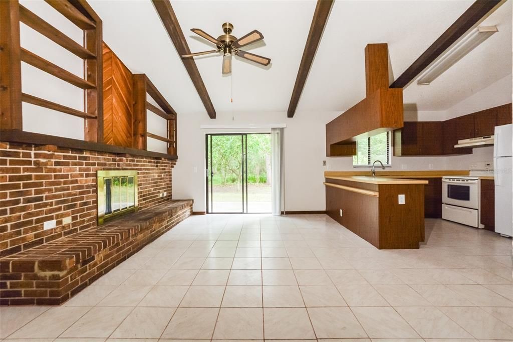 出租: $1,990 (3 贝兹, 2 浴室, 1320 平方英尺)