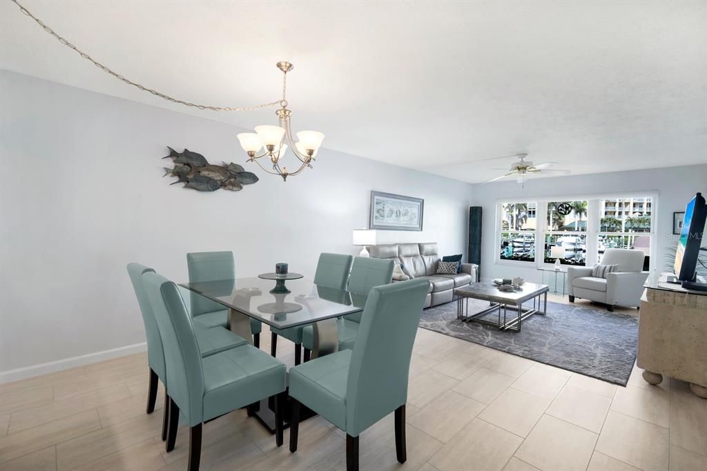 На продажу: $425,000 (2 спален, 2 ванн, 1314 Квадратных фут)