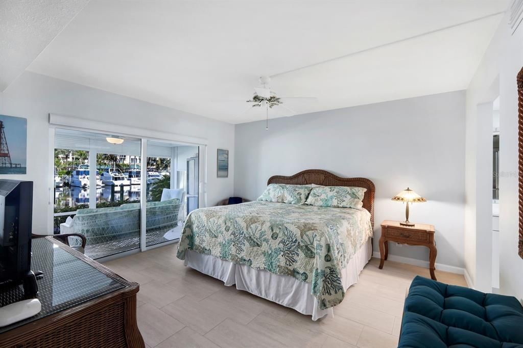 На продажу: $425,000 (2 спален, 2 ванн, 1314 Квадратных фут)