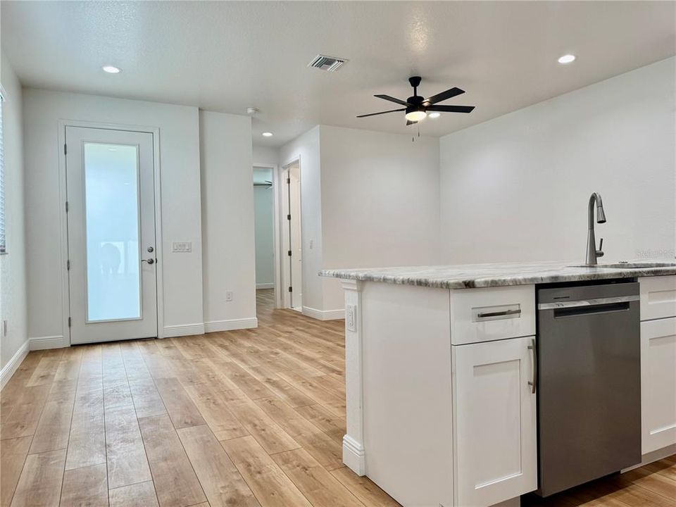 待售: $799,000 (4 贝兹, 0 浴室, 2644 平方英尺)