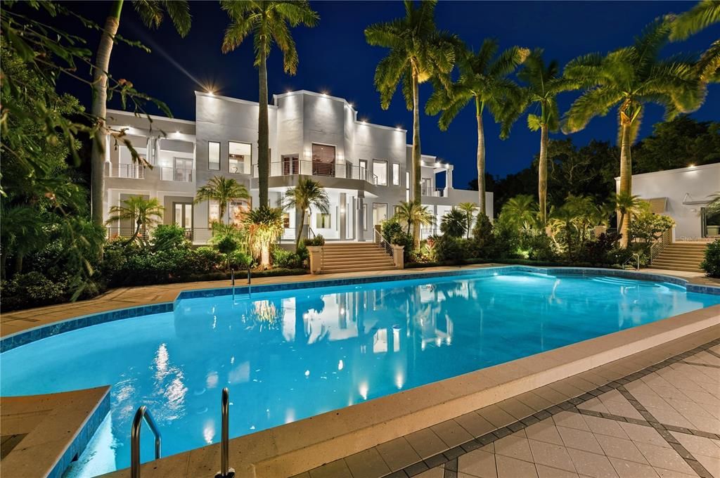 待售: $22,000,000 (5 贝兹, 7 浴室, 8560 平方英尺)