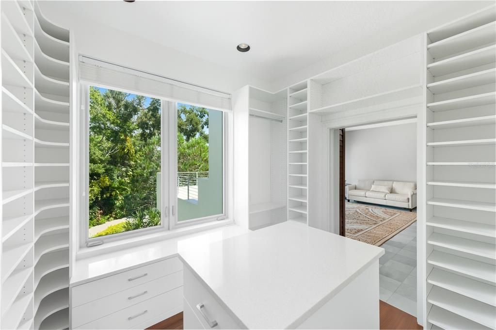 待售: $22,000,000 (5 贝兹, 7 浴室, 8560 平方英尺)