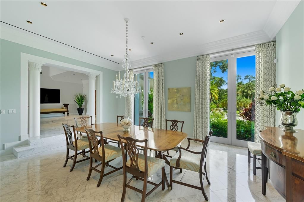 待售: $22,000,000 (5 贝兹, 7 浴室, 8560 平方英尺)