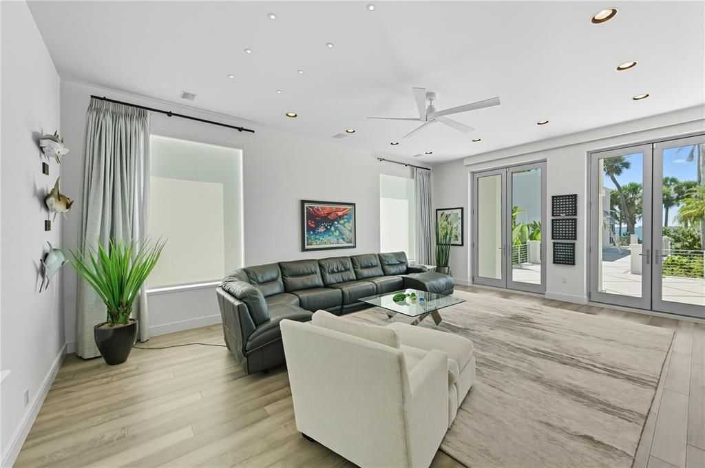 待售: $22,000,000 (5 贝兹, 7 浴室, 8560 平方英尺)