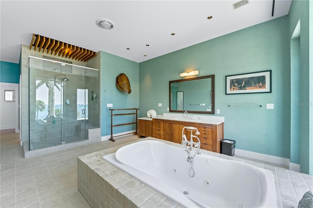 待售: $22,000,000 (5 贝兹, 7 浴室, 8560 平方英尺)