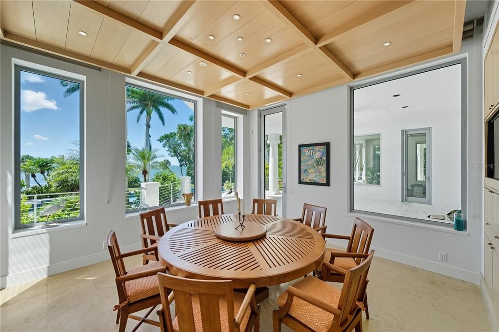 待售: $22,000,000 (5 贝兹, 7 浴室, 8560 平方英尺)